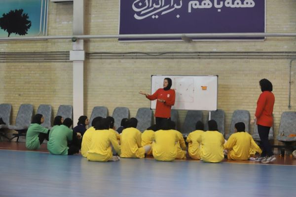  شریف 17 بازیکن را به اردو فرا خواند