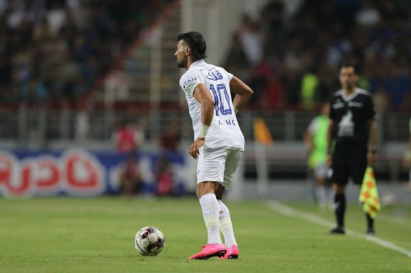  باشگاه استقلال  بازیکن حریف ابتدا به رضاییان فحاشی کرد