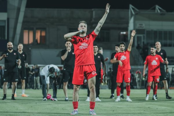  امضای همه تراکتوری‌ها روی هدیه دروژدک