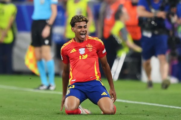 پاسخ فدراسیون فوتبال اسپانیا به اتهامات فلیک درباره مصدومیت یامال