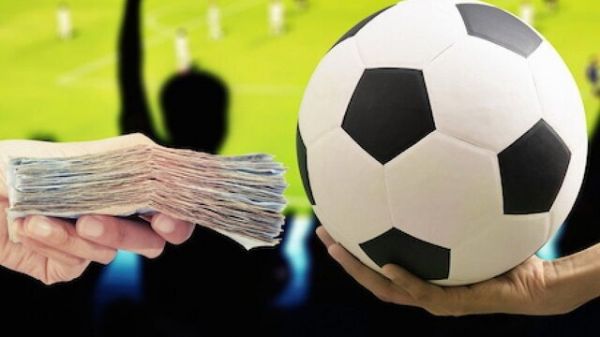  تاپ سکرت  استعفای مشاور معروفی که قراردادی مشابه بازیکنان می‌خواست؛ ۲۵ میلیارد تومان ناقابل