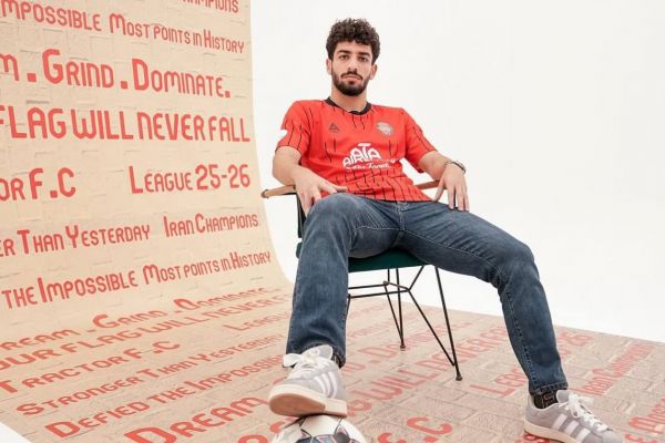  منتظر جشن یک بازیکن در تراکتور باشید