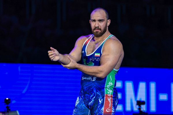  تاج‌گذاری مجدد زارع  آرام باشید، پادشاه سنگین وزن اینجاست