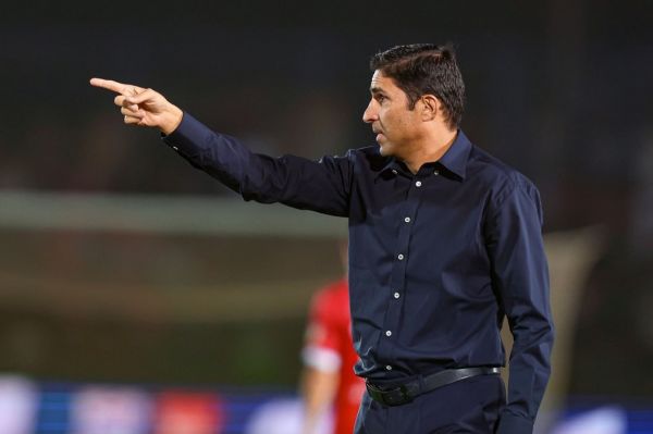  گزارش فنی  آقا وحید خط دفاع پرسپولیس را دریاب