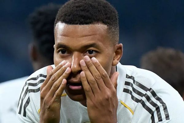  امباپه؛ ستاره‌ای دور از دنیای واقعی