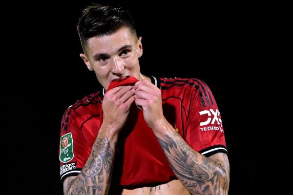  حمله مجازی به مهاجم جدید منچستریونایتد؛ خریدی بدتر از آنتونی