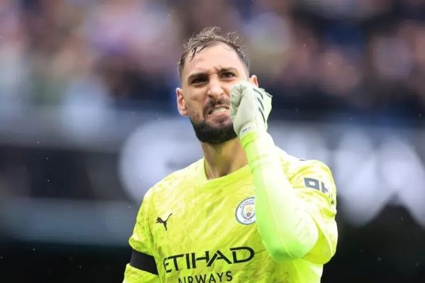 عکس؛ حرکت جنجالی دوناروما پس از پیروزی در دربی منچستر