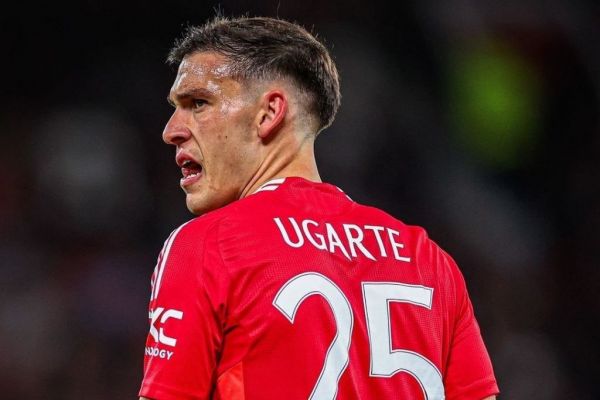  احتمال جدایی هافبک اروگوئه‌ای از منچستریونایتد