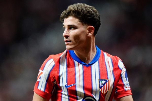  واکنش مدیر برنامه آلوارز به شایعات انتقال او به لیورپول