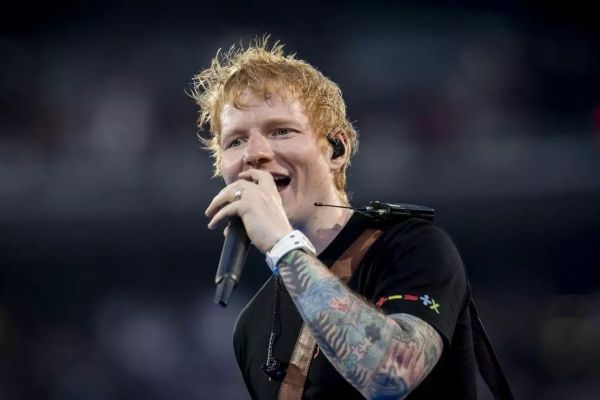 خواننده بریتانیایی، چهره اول بارسلونا در ال کلاسیکو