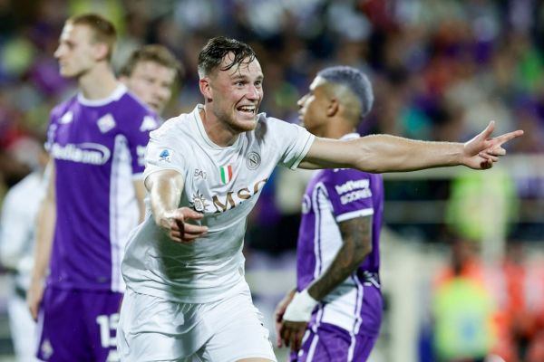  کری خواندن مدافع ناپولی برای منچسترسیتی