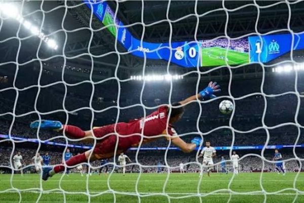  نمایش درخشان رولی مقابل طوفان حملات