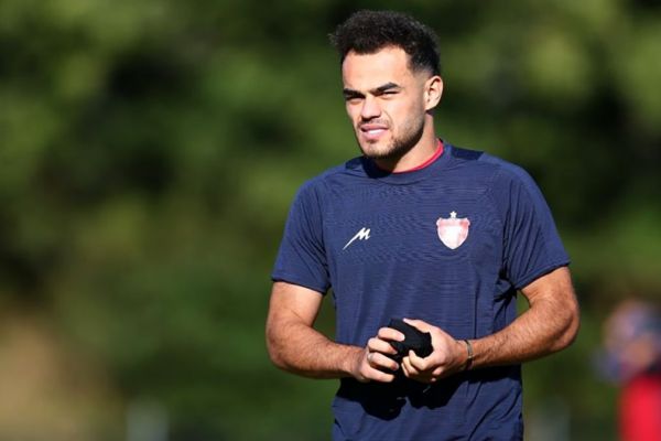  اورونوف فعلا روی نیمکت؛ پرسپولیس ریسک نمی‌کند