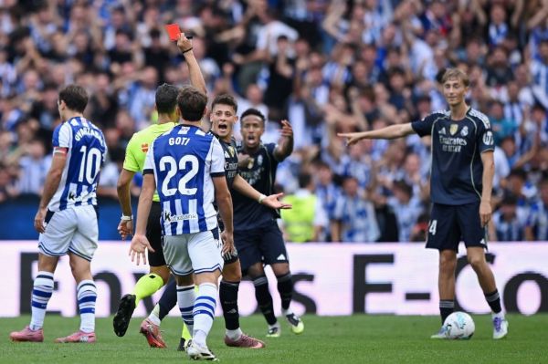  واکنش هویسن به محرومیت از همراهی رئال مادرید  عکس