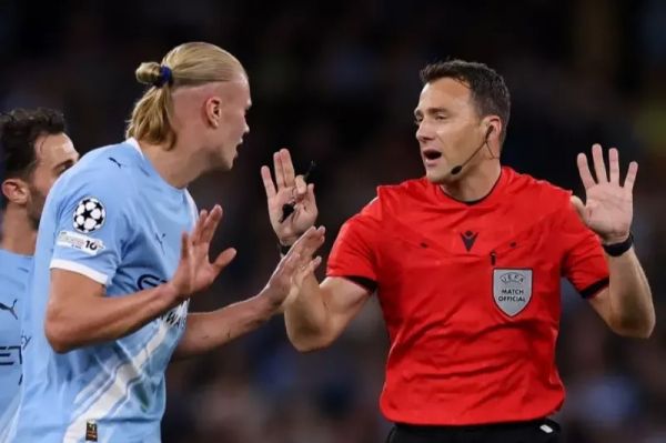  انتقاد تند رسانه‌های ایتالیایی از داور بازی منچسترسیتی - ناپولی