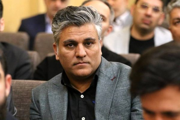  کرمانشاهی  حنیف عمران‌زاده هواداران پرسپولیس را تحریک کرد