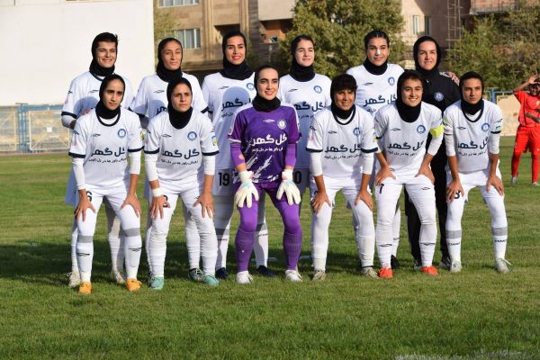  صدر جدول فوتبال مردان و زنان در اختیار سیرجانی‌ها