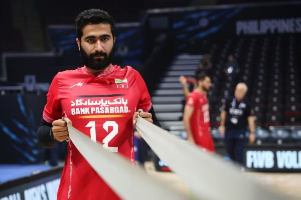  اسفندیار  بازیکنان همیشه برای سربلندی ایران تلاش می‌کنند
