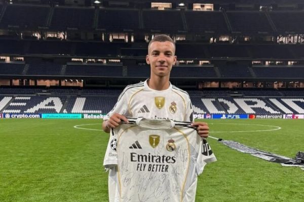  پسر 16 ساله‌ای که در برنابئو تشویق شد  عکس