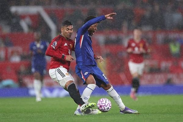  بالا گرفتن انتقادها از کاسمیرو پس از دریافت کارت قرمز