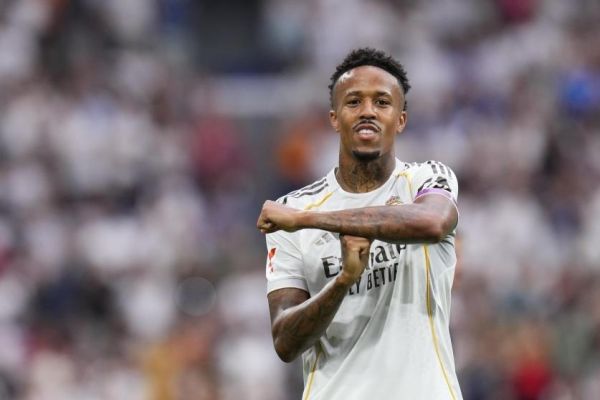  عکس؛ میلیتائو گل دیدنی خود را به همسرش تقدیم کرد