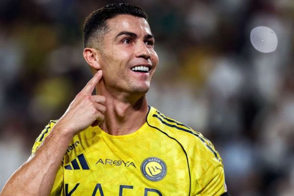  واکنش رونالدو به تشویق شدن مسی توسط هواداران الریاض