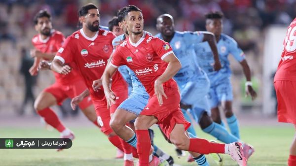  گزارش ویژه  ده نکته از چادرملو - پرسپولیس در تختی؛ چمن تختی باید حیا کند و رها