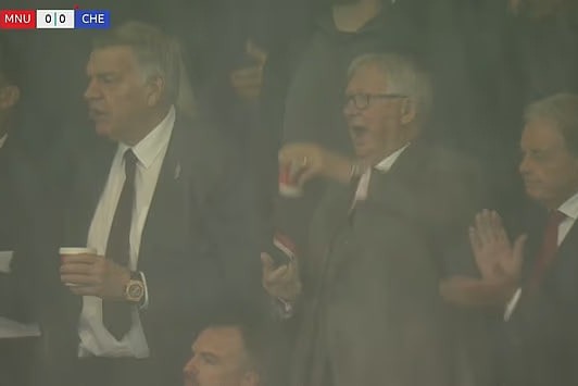  عکس؛ خوشحالی فرگوسن در لحظه اخراج دروازه‌بان چلسی