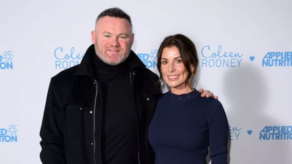  عکس؛ پرچمی که رونی به خاطر آن همسرش را حبس کرده بود