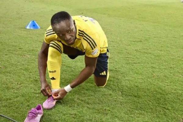 فرار سادیو مانه از اخراج شدن مقابل الریاض عربستان