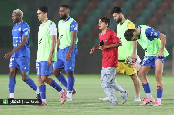  جیمی‌جامپ شهر قدس با پیراهن پرتغال   عکس