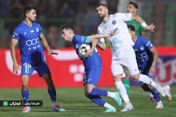  تیموری  کسب تساوی مقابل استقلال با تیم 10 نفره کار بزرگی است