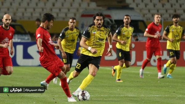  ادعای عجیب گزارشگر اصفهان  بازیکنان سپاهان کم‌کاری می‌کنند