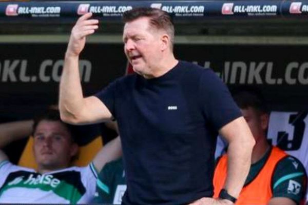 عصبانیت سرمربی تیم آلمانی از توپ جمعکن ها