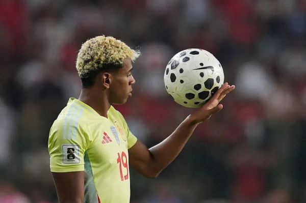 پیشبینی روزنامه اسپانیایی از برنده توپ طلای 2025