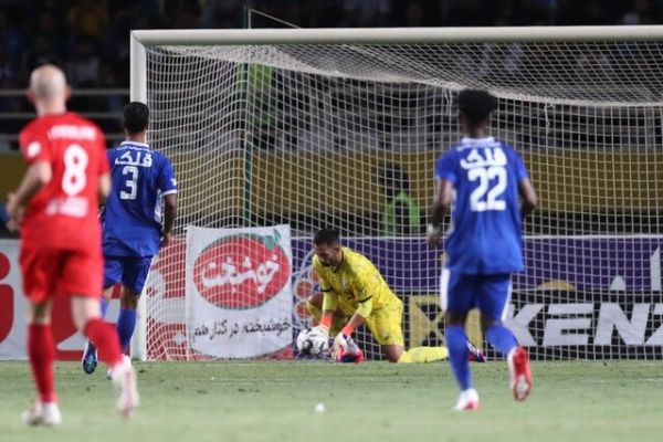 احضار دو بازیکن خارجی استقلال به کمیته انضباطی این باشگاه