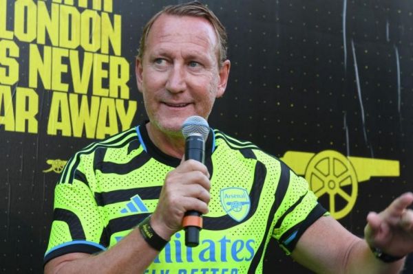 دو تیم حاضر در کورس قهرمانی لیگ جزیره از نگاه ستاره سابق آرسنال