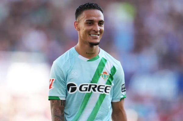  اطمینان سرمربی بتیس از بازگشت ستاره سابق منچستریونایتد به اوج