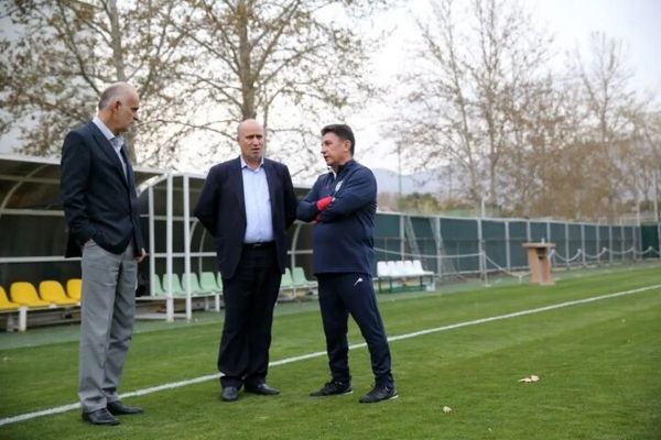 اطمینان قلعهنویی به تاج از مرحله گروهی جام جهانی صعود میکنیم