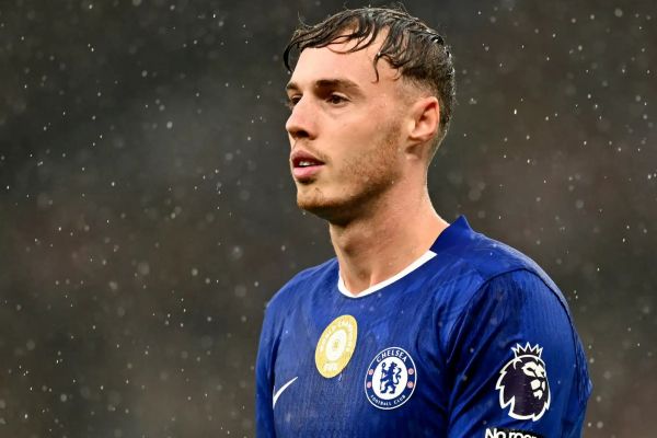 شناسایی شدن کول پالمر با لباس مبدل در لندن