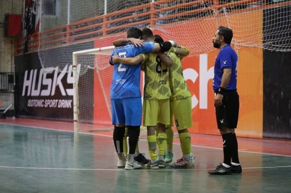  مرتضایی  مدیران استانی به واگذاری امتیاز فرش‌آرا به استقلال چراغ سبز نشان نداده‌اند