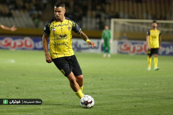  خاص‌ترین عکس سپاهان - تراکتور با حضور آلوز   عکس