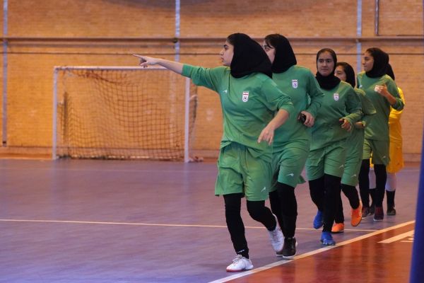  شریف 15 بازیکن را به اردو فرا خواند