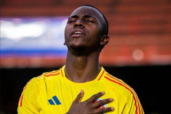 منچستریونایتد در آستانه جذب هافبک دفاعی ۱۷ ساله کلمبیایی