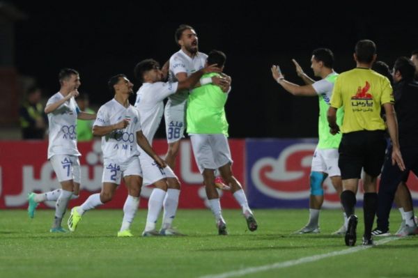 اولین گل احمدی با پیراهن استقلال یک سوپرگل بود ویدیو