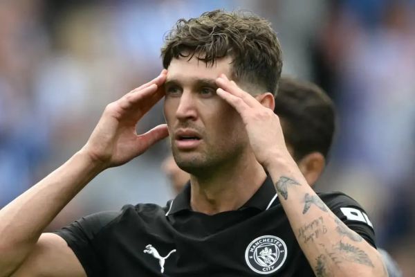 قرارداد مدافع منچسترسیتی تمدید میشود