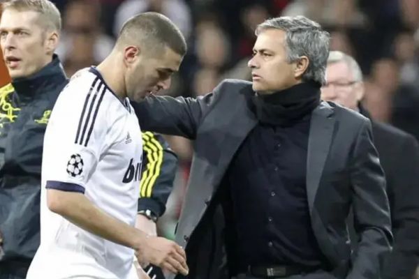  مورینیو با کریم بنزما تماس گرفت