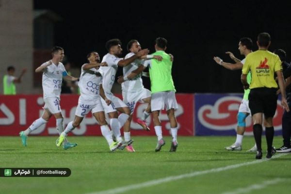  یک نقطه سفید روی یک صفحه سیاه؛ استقلال بهترین خط حمله لیگ را دارد