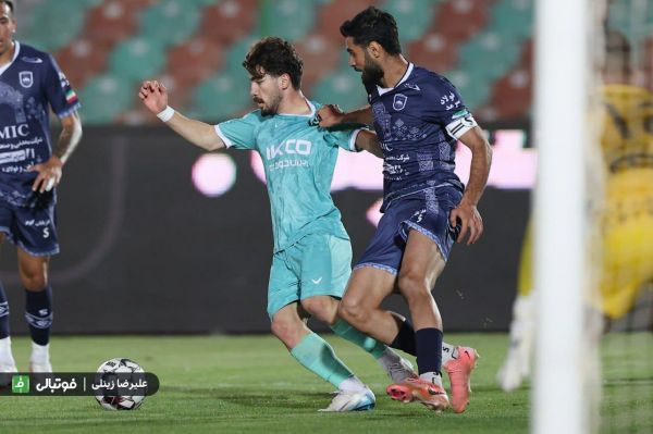 گزارش تصویری اختصاصی دیدار پیکان و چادرملو اردکان