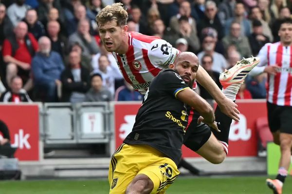 تصمیم اشتباه و سرنوشتساز داور علیه منچستریونایتد